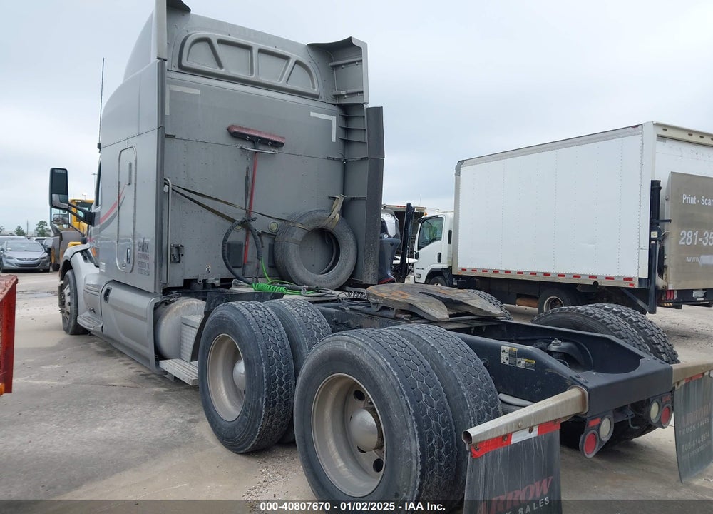 2017 PETERBILT 579 VIN: 1XPBDP9XXHD417425