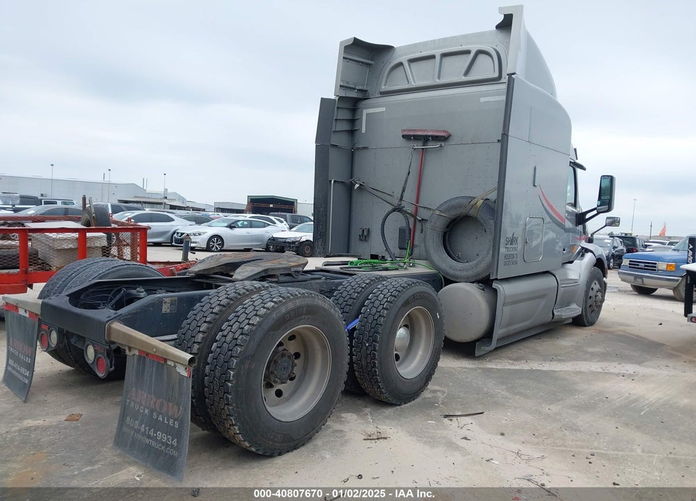 2017 PETERBILT 579 VIN: 1XPBDP9XXHD417425