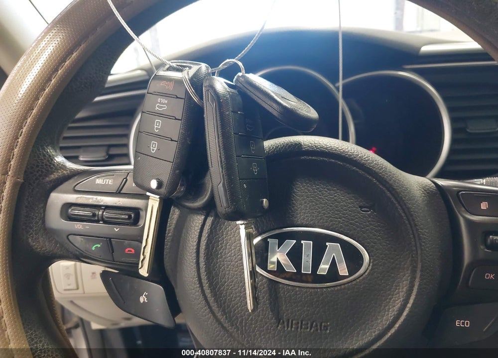2015 KIA OPTIMA LX VIN: KNAGM4A77F5537267