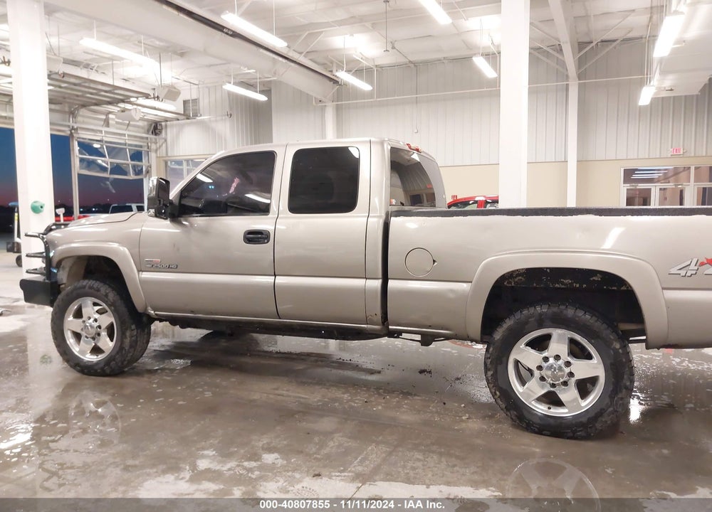 2002 CHEVROLET SILVERADO 2500HD LS VIN: 1GCHK29152E200009