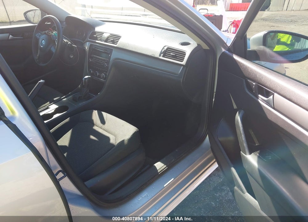 2012 VOLKSWAGEN PASSAT 2.5L S VIN: 1VWAH7A34CC096407