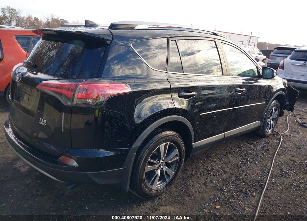 2017 TOYOTA RAV4 XLE VIN: 2T3RFREV1HW681551