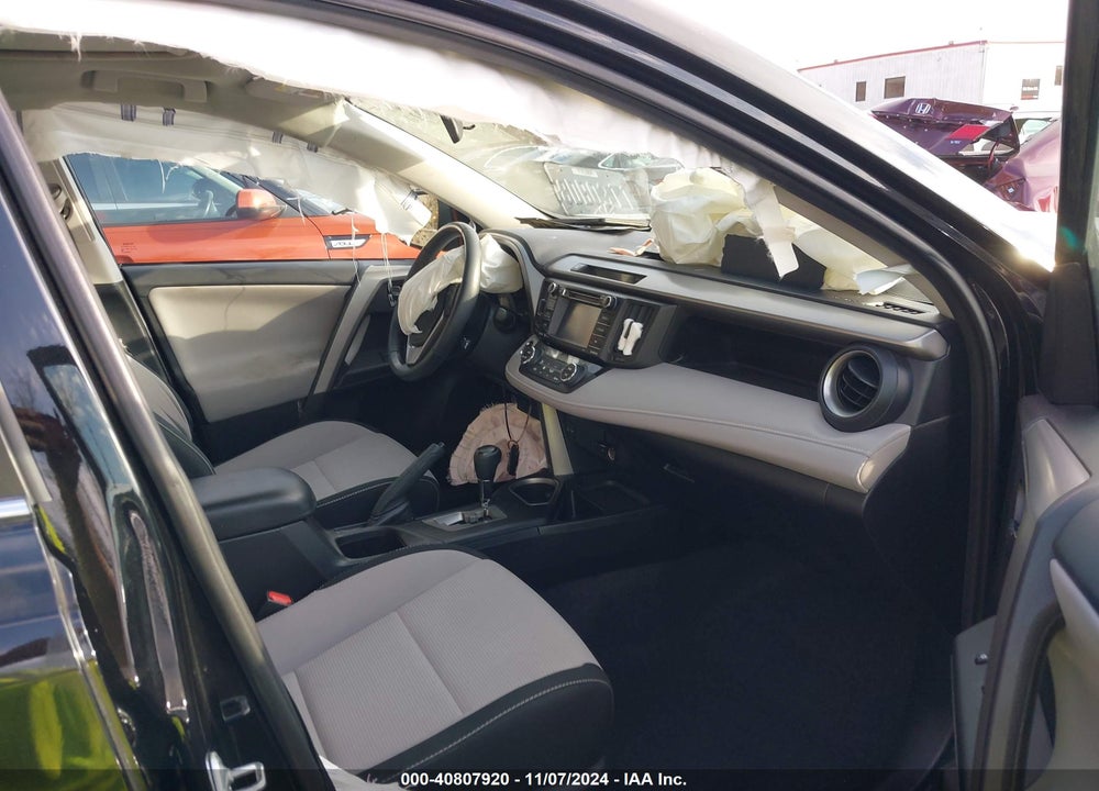 2017 TOYOTA RAV4 XLE VIN: 2T3RFREV1HW681551