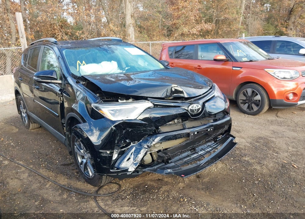 2017 TOYOTA RAV4 XLE VIN: 2T3RFREV1HW681551