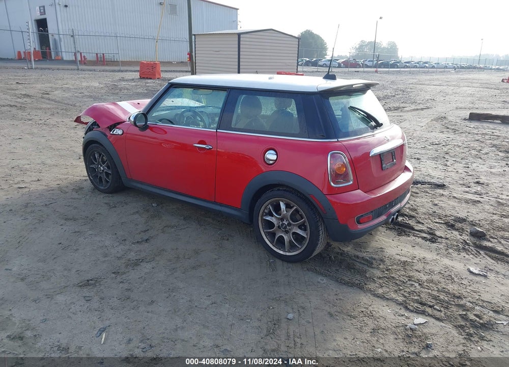 2008 MINI COOPER S VIN: WMWMF73558TV34893
