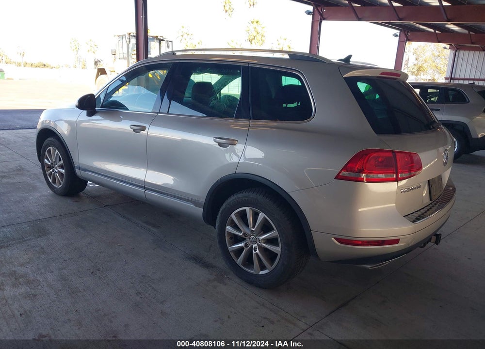 2013 VOLKSWAGEN TOUAREG TDI SPORT VIN: WVGEP9BP2DD005405