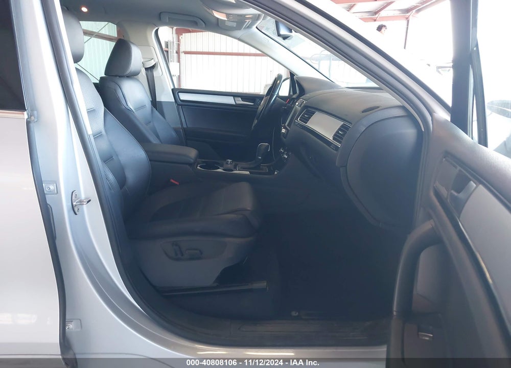 2013 VOLKSWAGEN TOUAREG TDI SPORT VIN: WVGEP9BP2DD005405