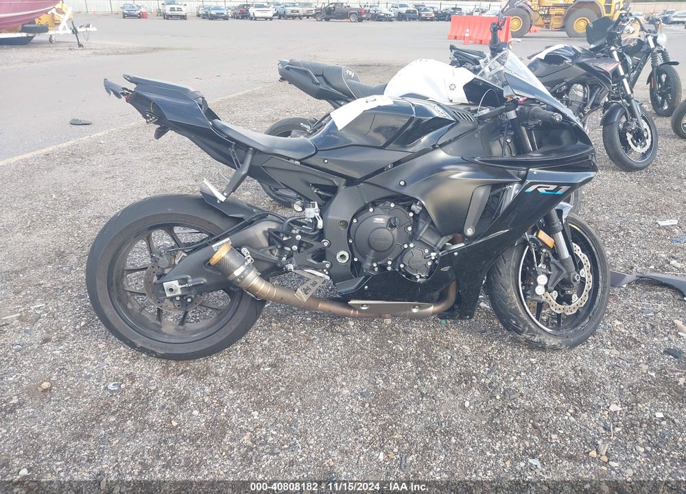 2022 YAMAHA YZFR1 VIN: JYARN66E7NA002646
