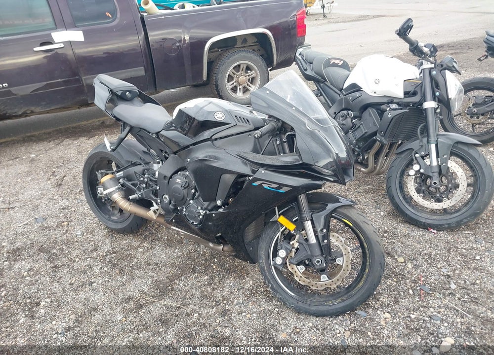 2022 YAMAHA YZFR1 VIN: JYARN66E7NA002646