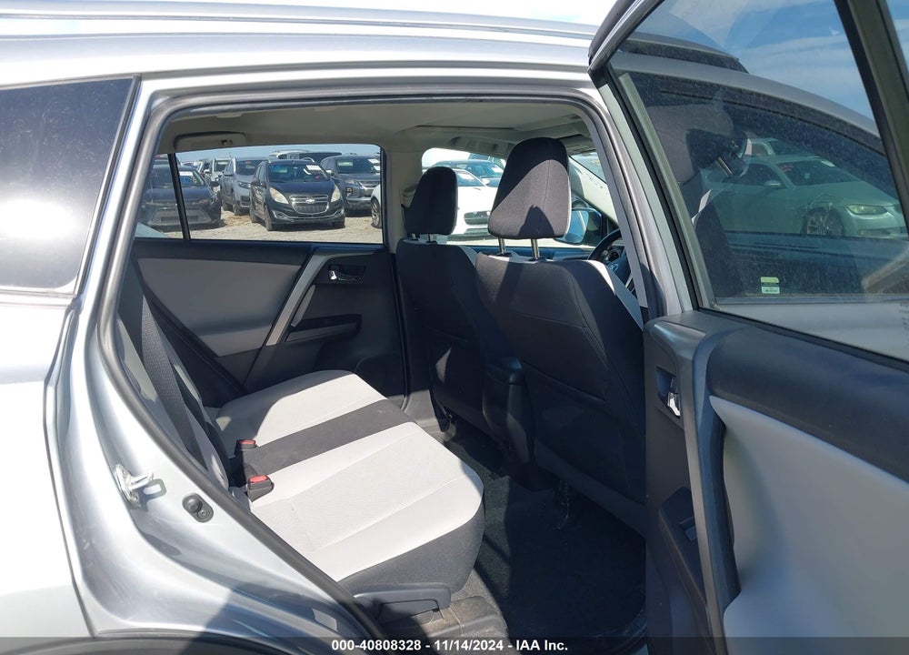 2018 TOYOTA RAV4 ADVENTURE/XLE VIN: 2T3WFREV7JW511400