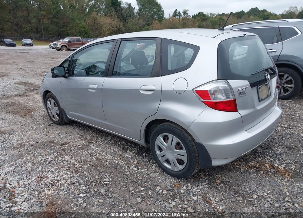2011 HONDA FIT VIN: JHMGE8H36BS002869