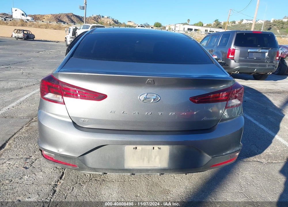 2019 HYUNDAI ELANTRA SE VIN: 5NPD74LFXKH422013