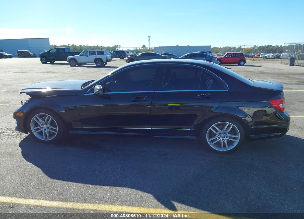 2013 MERCEDES-BENZ C 300 LUXURY 4MATIC/SPORT 4MATIC VIN: WDDGF8AB8DA833563
