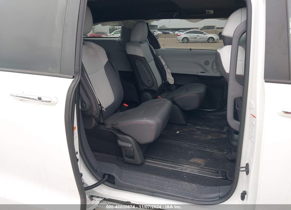 2024 TOYOTA SIENNA XSE VIN: 5TDXRKEC1RS198486