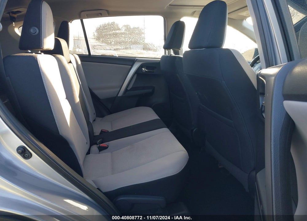 2016 TOYOTA RAV4 XLE VIN: 2T3WFREV6GW259437