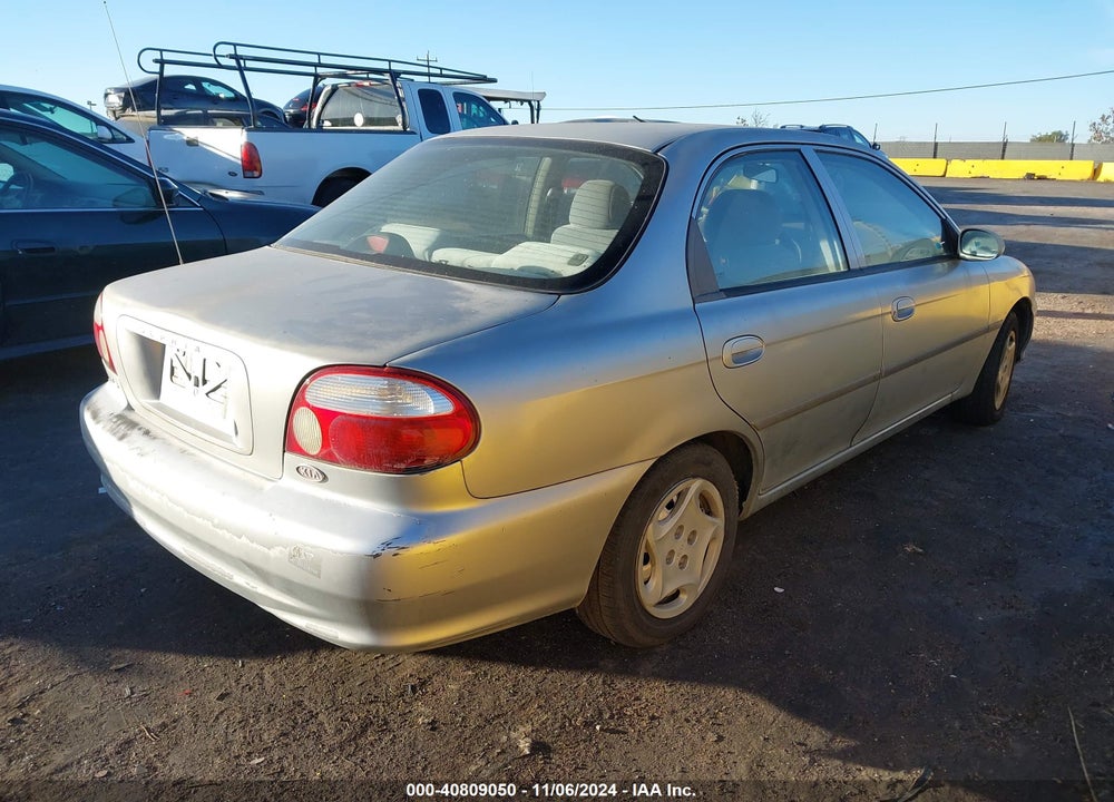2001 KIA SEPHIA LS VIN: KNAFB121015033145