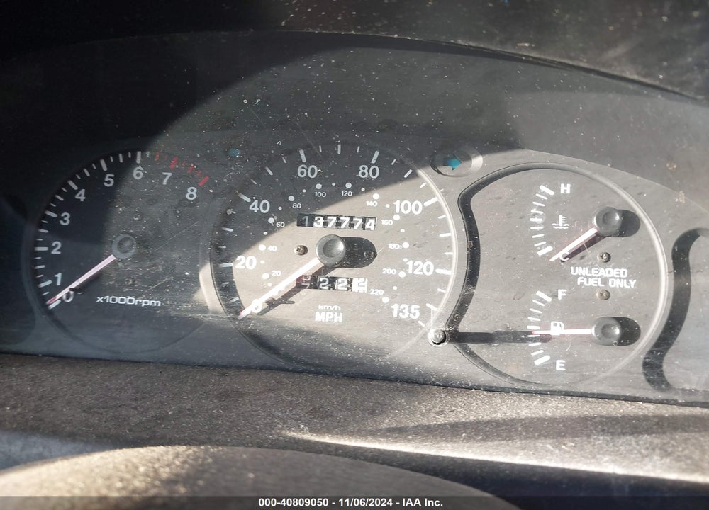 2001 KIA SEPHIA LS VIN: KNAFB121015033145