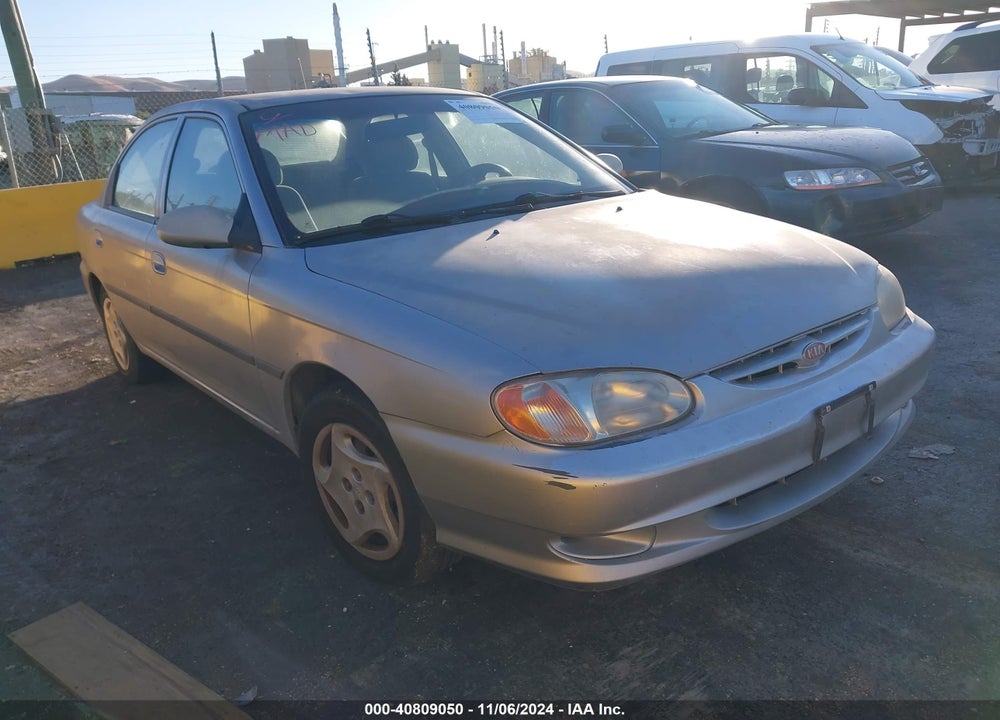 2001 KIA SEPHIA LS VIN: KNAFB121015033145