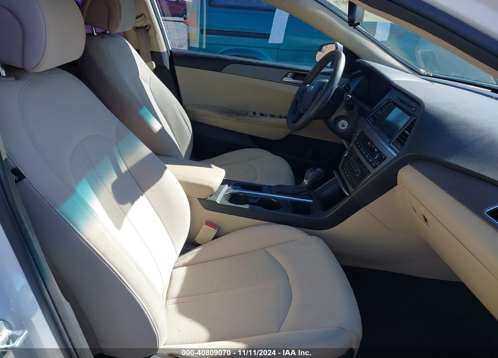 2016 HYUNDAI SONATA SE VIN: 5NPE24AF2GH269544