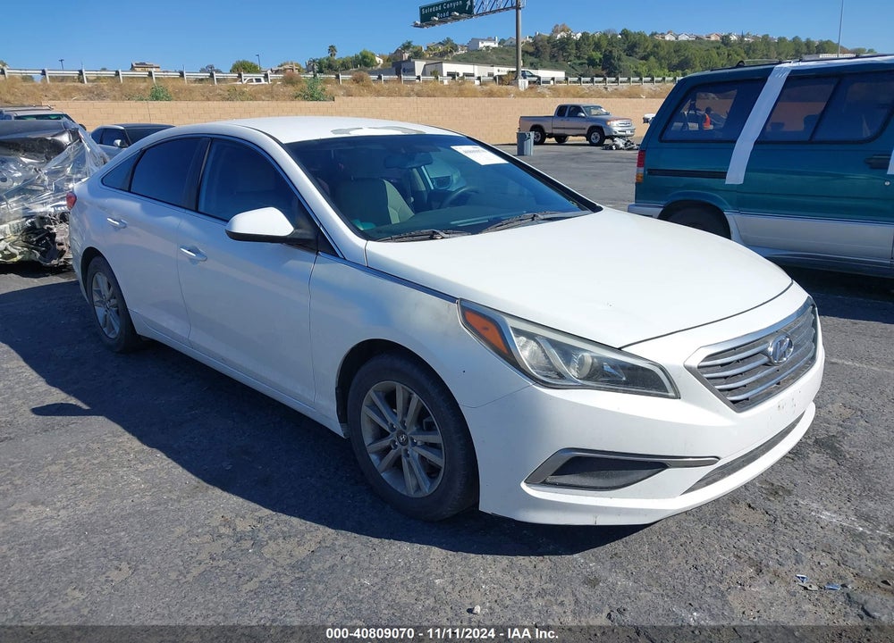 2016 HYUNDAI SONATA SE VIN: 5NPE24AF2GH269544