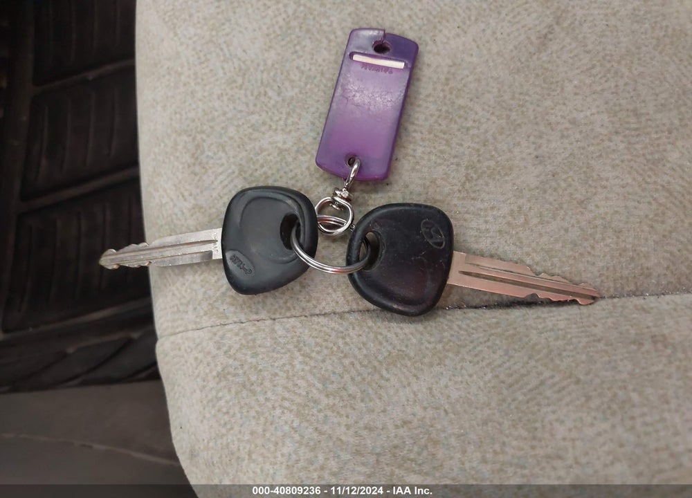 2003 HYUNDAI ELANTRA GLS/GT VIN: KMHDN45D23U585601