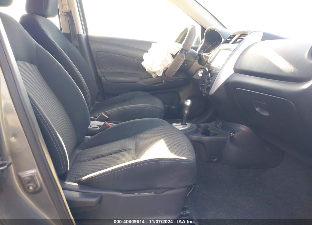 2019 NISSAN VERSA 1.6 SV VIN: 3N1CN7AP1KL881089
