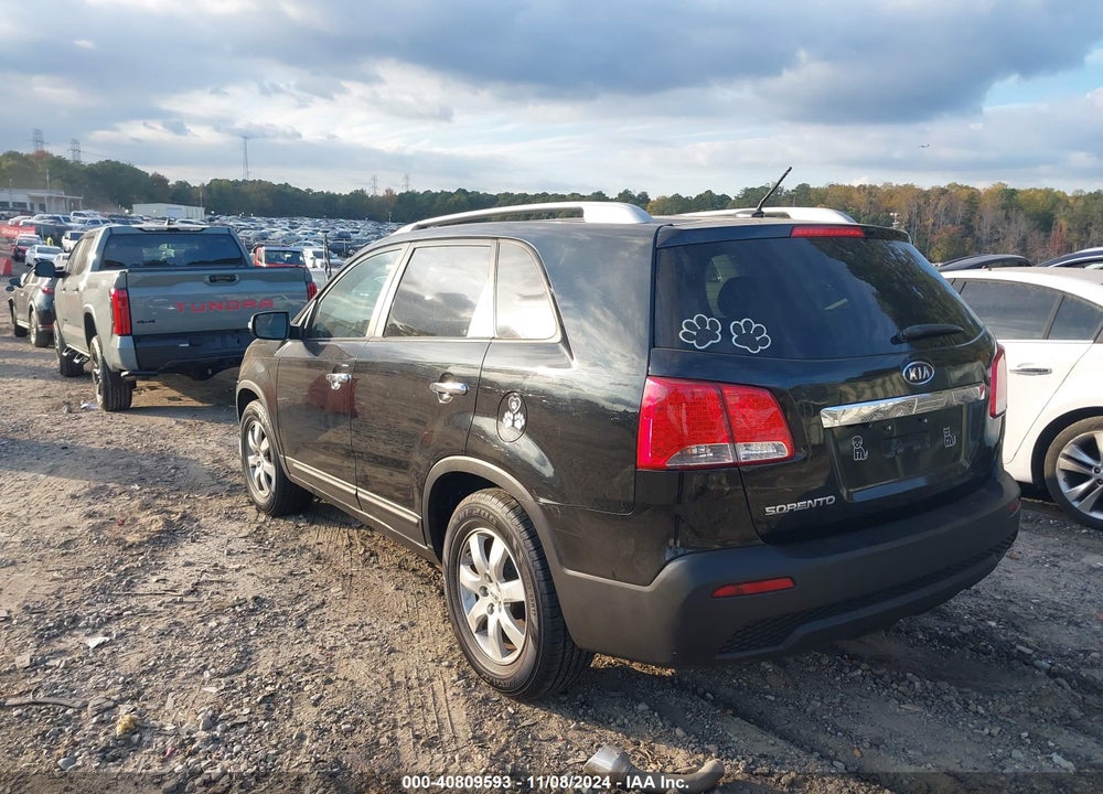 2013 KIA SORENTO LX VIN: 5XYKT3A6XDG310449