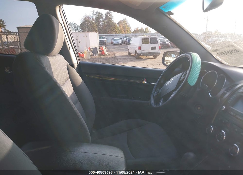 2013 KIA SORENTO LX VIN: 5XYKT3A6XDG310449