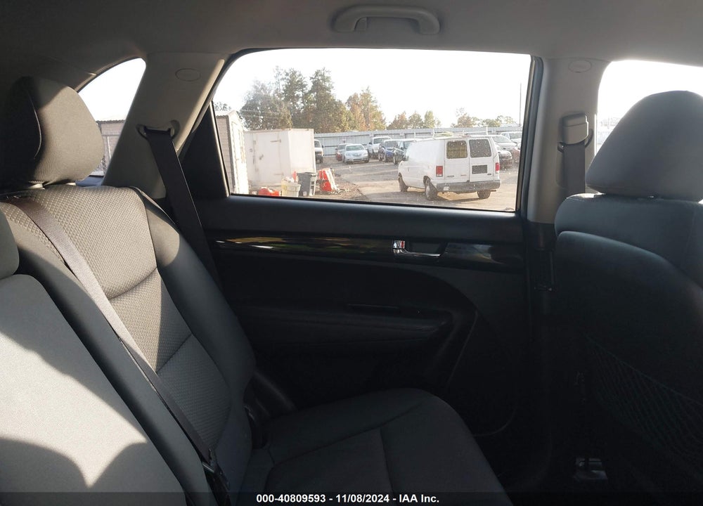 2013 KIA SORENTO LX VIN: 5XYKT3A6XDG310449