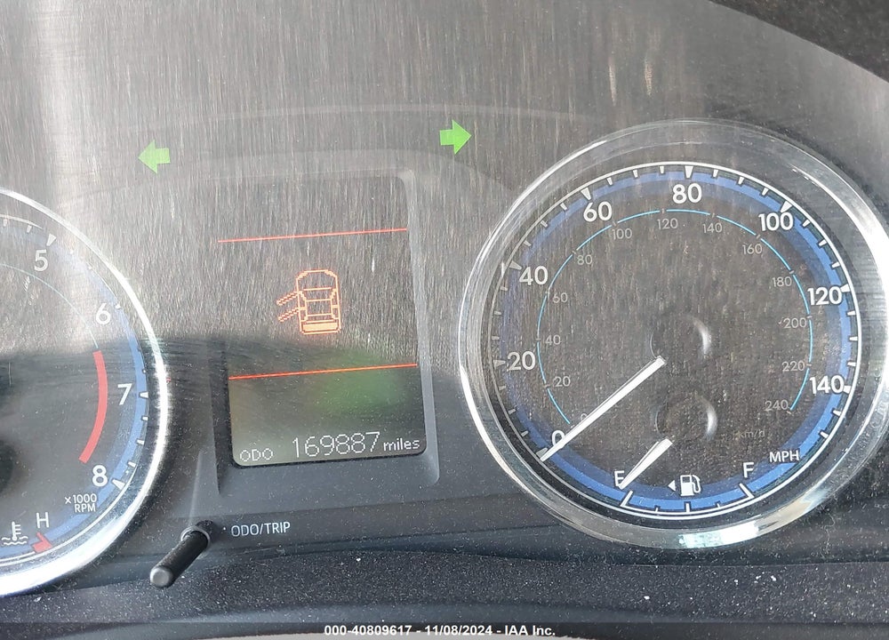 2019 TOYOTA COROLLA LE VIN: 5YFBURHE7KP949524