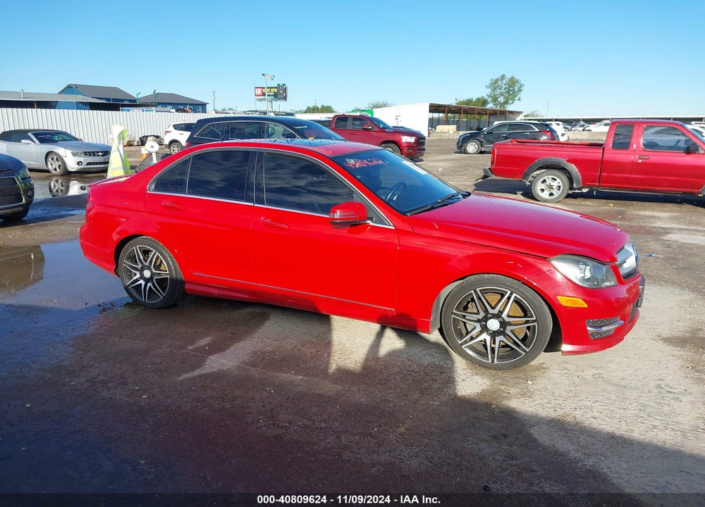 2013 MERCEDES-BENZ C 300 LUXURY 4MATIC/SPORT 4MATIC VIN: WDDGF8AB5DG115093