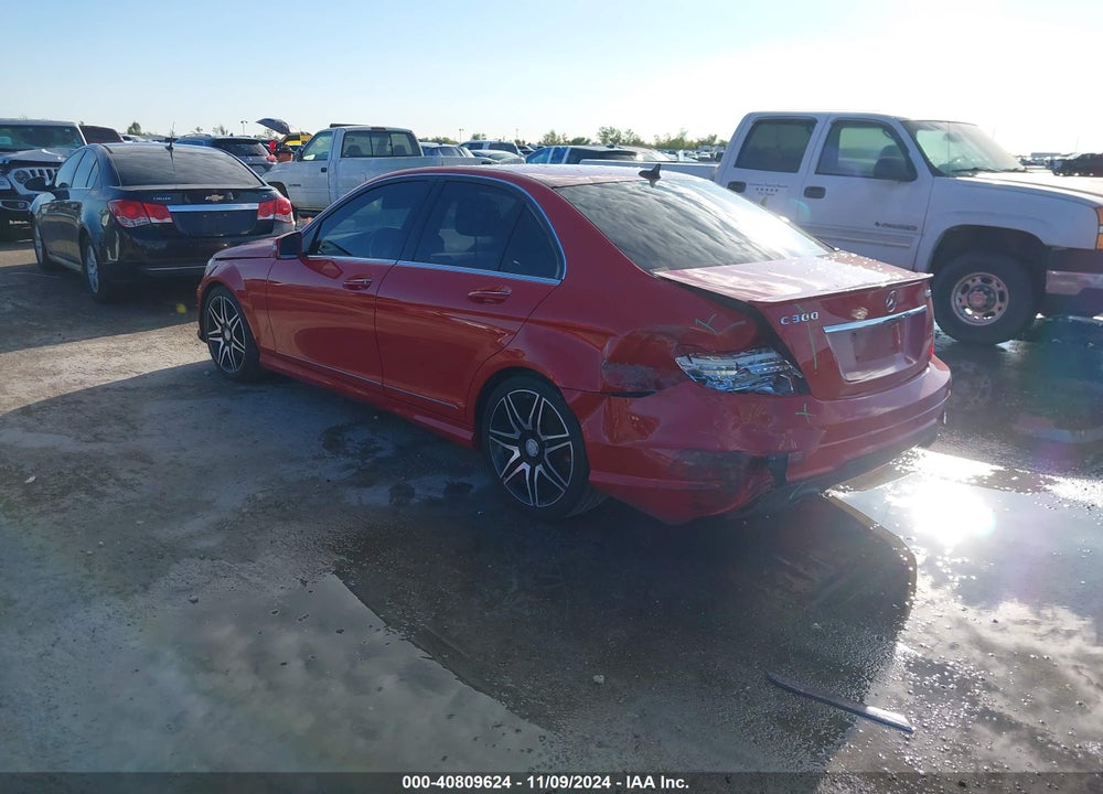2013 MERCEDES-BENZ C 300 LUXURY 4MATIC/SPORT 4MATIC VIN: WDDGF8AB5DG115093