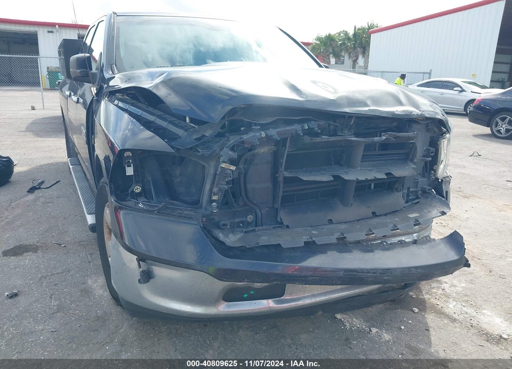 2018 RAM 1500 SLT 4X2 6'4 BOX VIN: 1C6RR6GTXJS193108