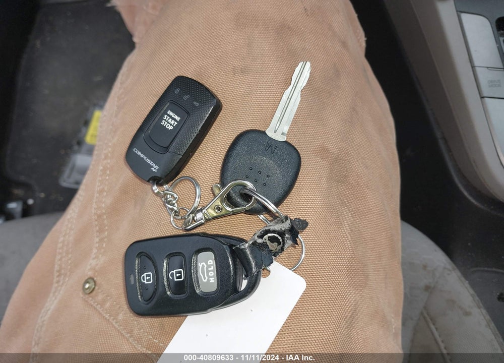 2019 HYUNDAI ELANTRA SE VIN: KMHD74LF5KU759061