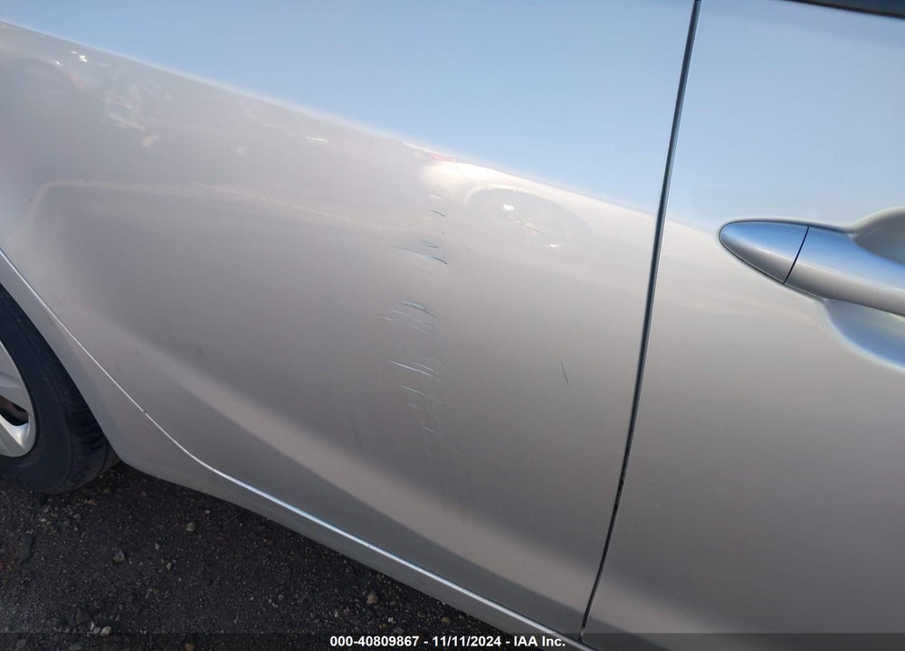 2017 KIA FORTE VIN: 3KPFK4A71HE070469