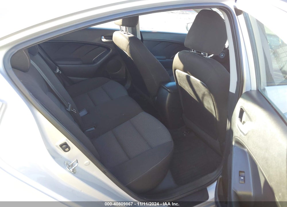 2017 KIA FORTE VIN: 3KPFK4A71HE070469