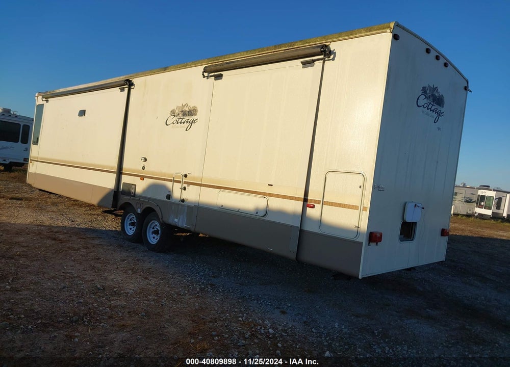 2017 FOREST RIVER COTTAGE TRAVEL TRAILER VIN: 4X4TCRS25HS217044