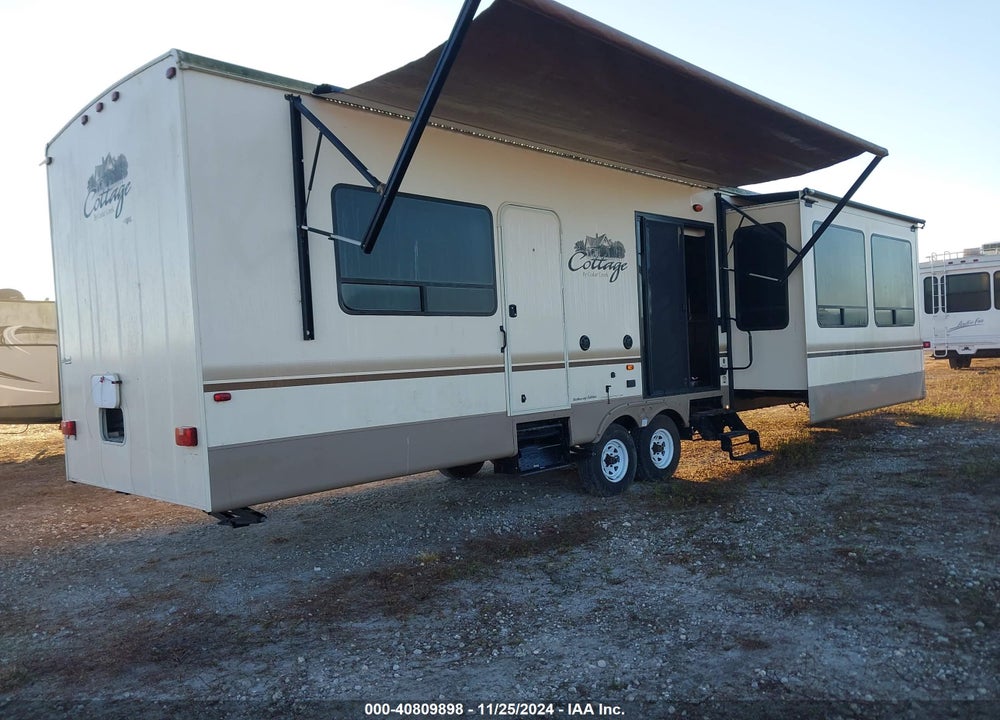 2017 FOREST RIVER COTTAGE TRAVEL TRAILER VIN: 4X4TCRS25HS217044