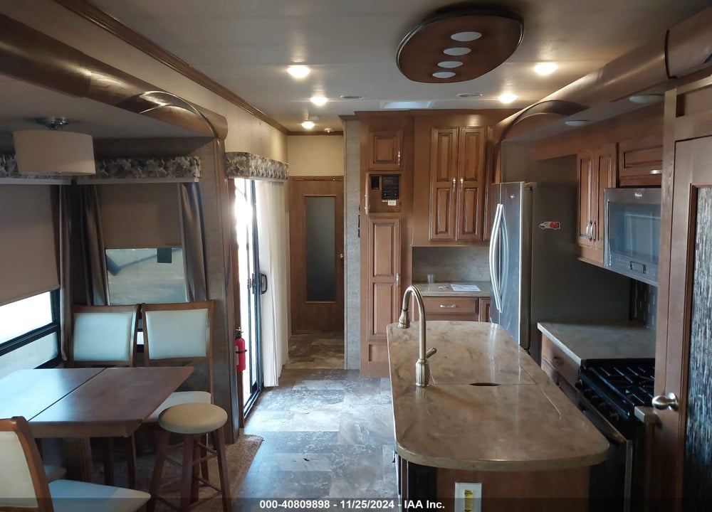 2017 FOREST RIVER COTTAGE TRAVEL TRAILER VIN: 4X4TCRS25HS217044