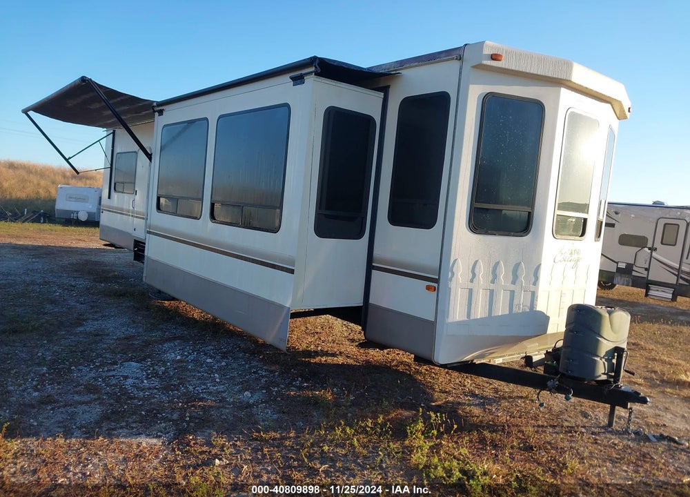 2017 FOREST RIVER COTTAGE TRAVEL TRAILER VIN: 4X4TCRS25HS217044