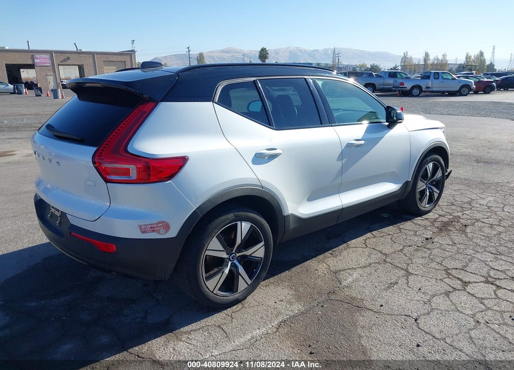 2021 VOLVO XC40 RECHARGE PURE ELECTRIC P8 VIN: YV4ED3UR2M2587135