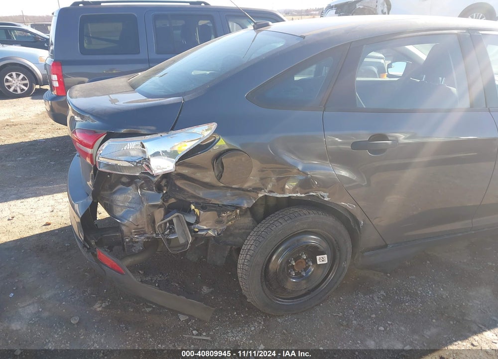 2017 FORD FOCUS S VIN: 1FADP3E20HL327636