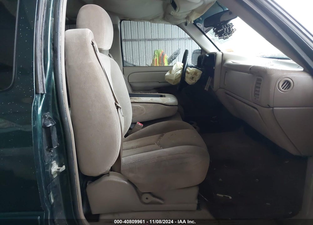 2004 CHEVROLET SILVERADO 1500 LS VIN: 2GCEK19V341323988