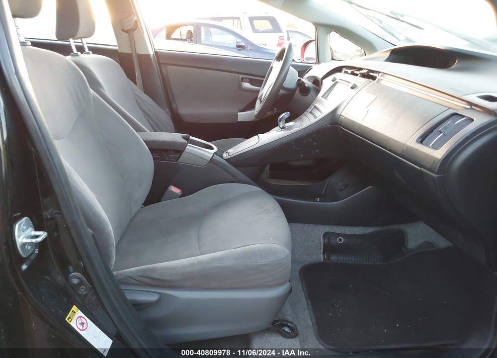 2014 TOYOTA PRIUS TWO VIN: JTDKN3DU0E1747656