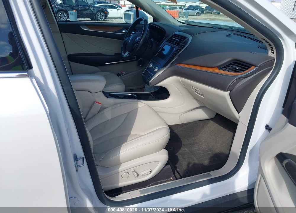 2019 LINCOLN MKC SELECT VIN: 5LMCJ2C9XKUL20723