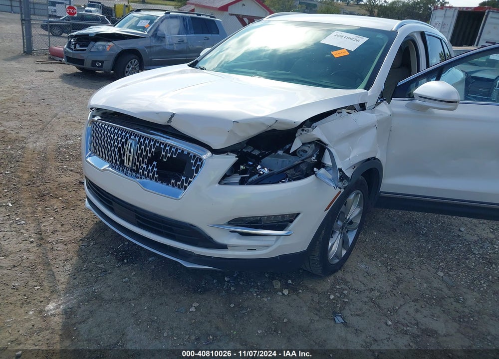 2019 LINCOLN MKC SELECT VIN: 5LMCJ2C9XKUL20723