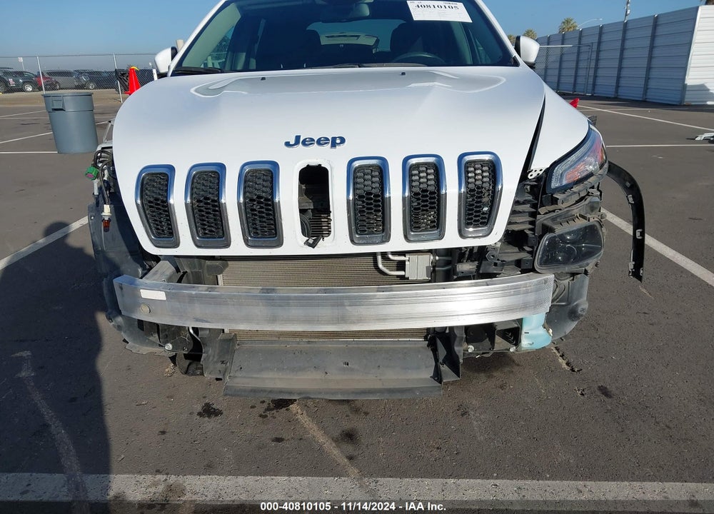2018 JEEP CHEROKEE LATITUDE FWD VIN: 1C4PJLCB2JD563667