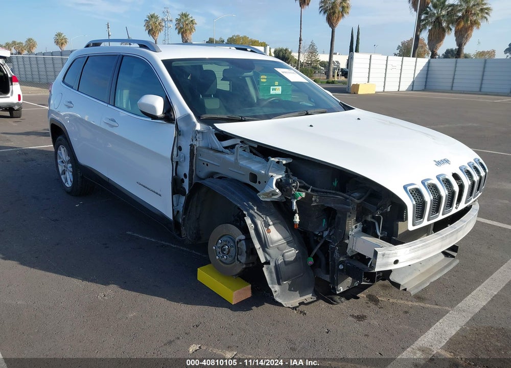 2018 JEEP CHEROKEE LATITUDE FWD VIN: 1C4PJLCB2JD563667
