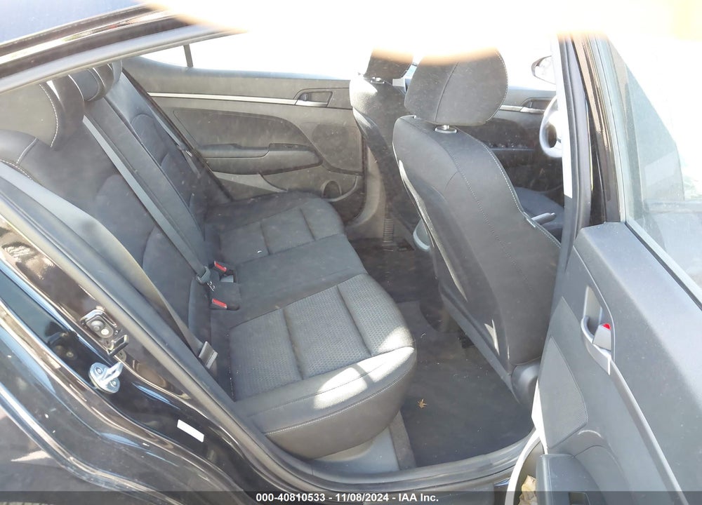 2018 HYUNDAI ELANTRA SE VIN: KMHD74LF8JU449484