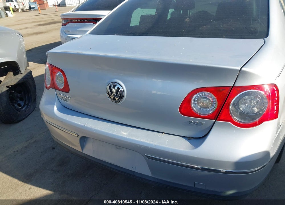2010 VOLKSWAGEN PASSAT KOMFORT VIN: WVWJK7AN0AE057532